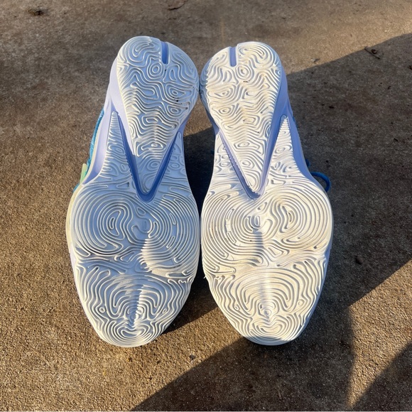 2022 Nike Zoom Freak 3 'Freezing Time' SIZE MENS 9.5 - Picture 9 of 10